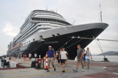 Dev Transatlantik Kuşadası'na 4. Seferini Gerçekleştirdi