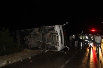 SÜLEYMAN DEMIREL ÜNIVERSITESI - Nişandan Dönenleri Taşıyan Midibüs Kaza Yaptı Açıklaması 8 Yaralı