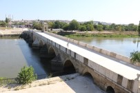 MEHMET MÜEZZİNOĞLU - Tarihi Tunca Köprüsü'nde Restorasyon Sürüyor