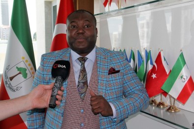 'Türkiye'nin Afrika'ya Açılması, Afrika Ülkeleri İçin Bir Oksijen Bombası Etkisi Oluşturuyor'