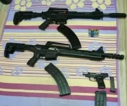 POMPALI TÜFEK - Evini Silah Deposuna Çevirmiş