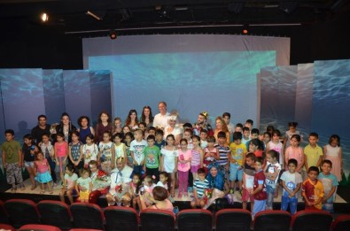 Kuşadası Belediye Tiyatrosu'na İki Ödül Daha