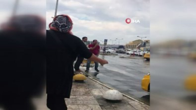 Esenler Otogarı'nda Bayram Dönüşü 'Taksi' Çilesi