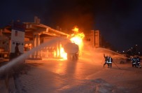 Suudi Arabistan'da Benzin İstasyonunda Korkutan Yangın