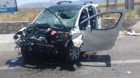 Ticari Araç Sürücüsü Kontrolünü Kaybetti Duvara Çarptı Açıklaması 1 Ölü, 4 Yaralı Haberi
