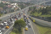 15 Temmuz Şehitler Köprüsü'ndeki Kaza Trafiği Kilitledi