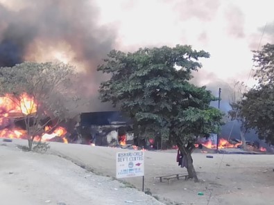 Akaryakıt Tankeri Patladı  Açıklaması 10 Ölü