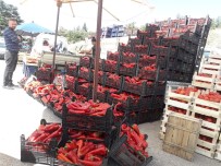 Bilecik'te Salçalıklar Pazar Tezgâhlarını Doldurdu