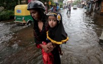 SEL BASKINLARI - Muson Yağmurları Binden Fazla Ölüme Neden Oldu