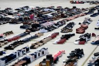 Sular Altında Kalan Ayakkabılar Yenikapı'da Kurutmaya Bırakıldı