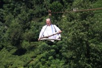 TAŞPıNAR - Yolu Olmayan Çay Bahçesine Teleferikle Ulaşıyorlar