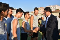 YENIÇERILER - Aliağaspor FK Antrenmanına Sürpriz Ziyaret