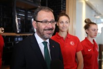 DÜNYA ŞAMPİYONU - Bakan Kasapoğlu'ndan Özel Sporcu Muhsine Gezer'e Tebrik