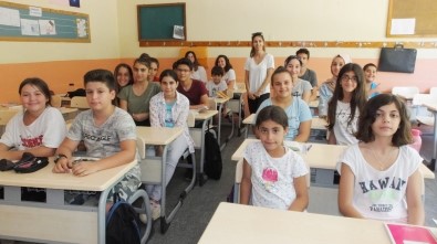Burhaniye'de Öğrenciler Etkili Ve Hızlı Okumayı Öğreniyor