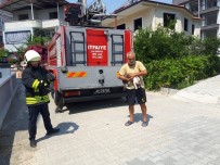Kedinin Yardımına İtfaiye Yetişti