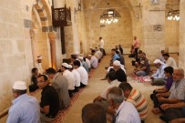 ŞANLIURFA VALİSİ - Şanlıurfa'da Tarihi Pazar Camisi İbadete Açıldı