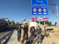 VAN GÖLÜ - Van Gölü'ne Dikkat Çekmek İçin Günde 40 Kilometre Yürüyorlar