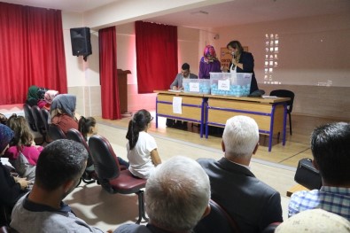 Aksaray'da 1. Sınıf Öğrencilerinin Öğretmeni Noter Huzurunda Çekilişle Belirlendi