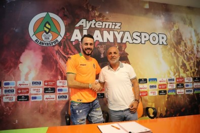 Alanyaspor, Lokman Gör İçin İmza Töreni Düzenlendi