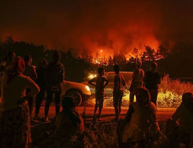 Bakan açıkladı: Yangın kontrol altına alındı