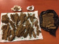 KıBRıS - Dur İhtarına Uymayan Araçtan Silah Ve Fişek Çıktı