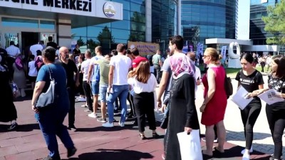 Emekli Doktor Dil Öğrenmek İçin Üniversite Sıralarında