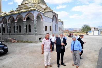 Isparta Belediyesi'nden Tabakhane Camii'ne Çevre Düzenlemesi