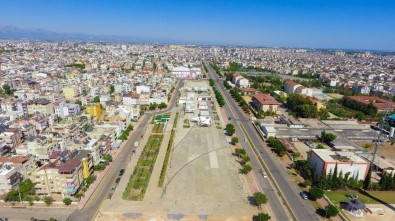 Kepez Kent Meydanına Konserli Açılış