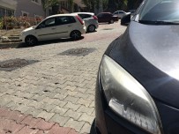 HIRSIZLIK ÇETESİ - (Özel) İstanbul'da Motosikletli Çetenin Lüks Otomobilin Farını Çalma Anı Kamerada