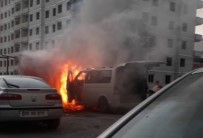 İNŞAAT ALANI - Park Halindeki Araç Alev Alev Yandı