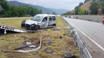 KARAALI - Amasya'da Hafif Ticari Araç Devrildi Açıklaması 5 Yaralı