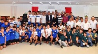 MUSTAFA DÜNDAR - Amatör Spor Kulüplerine Osmangazi Desteği