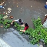 ŞİDDETLİ YAĞIŞ - Ataşehir'de su basan evde can pazarı