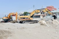 KAZANLı - Büyükşehir'den Karaduvar'da Plaj Düzenleme Çalışması