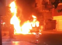 TERÖR YANDAŞLARI - Diyarbakır'da Terör Yandaşları Yolcu Minibüsünü Ateşe Verdi