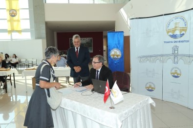 Emekli Hekim İnayet Dikim Korkut, 67 Yaşında Öğrenci Olarak Trakya Üniversitesinde