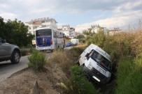 SANAYİ SİTESİ - Kamyonet,  Yağmur Suyu Tahliye Kanalına Devrildi