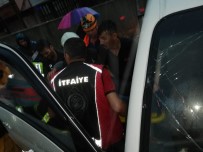 TRAFIK KAZASı - Kuvvetli Yağış Kazayı Da Beraberinde Getirdi Açıklaması 2 Yaralı