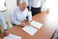 VEDAT YıLMAZ - Lapseki Belediyesi İle Hizmet İş Sendikası Arasında Toplu İş Sözleşmesi İmzalandı