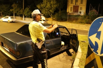 Polisten Kaçan Sürücüye Bin 453 TL Ceza