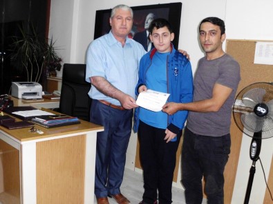 Torul'da Genç Vatandaştan Örnek Davranış