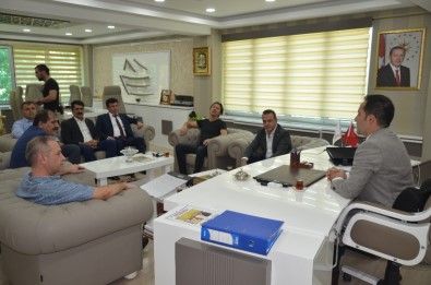 Uludere Kaymakamı Yakınoğlu'na Vatandaşlardan Hüzünlü Veda