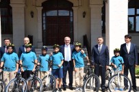 İMAM HATİP - Vali Kendisinden Bisiklet İsteyen Öğrencileri Kırmadı