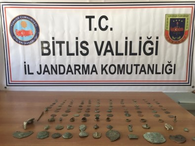 Bitlis'te Tarihi Eser Kaçakçıları Suçüstü Yakalandı