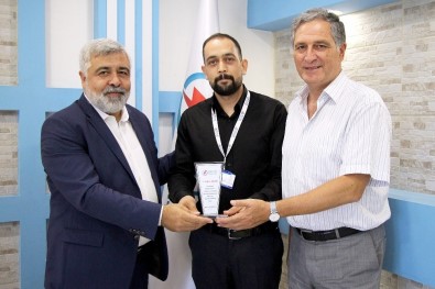 Dicle Elektrik'ten Başarılı Müşteri Temsilcisine Plaket