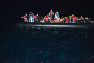 Edirne Açıklarında 1 Saat Arayla Toplam 68 Düzensiz Göçmen Yakalandı