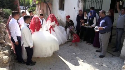 Gelinler De Damatlar Da Tek Yumurta İkizi