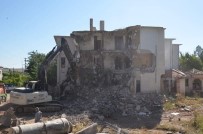 Gülşehir'de Deprem Dayanıklılık Testini Geçemeyen Motel Binası Yıkıldı Haberi