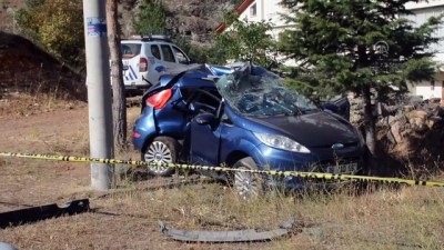 Gümüşhane'de Otomobil Elektrik Direğine Çarptı Açıklaması 1 Ölü