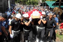 ÜÇÜZ ÇOCUK - Hayatını Kaybeden Polisin Bağlama Çaldığı Görüntüleri Duygulandırdı